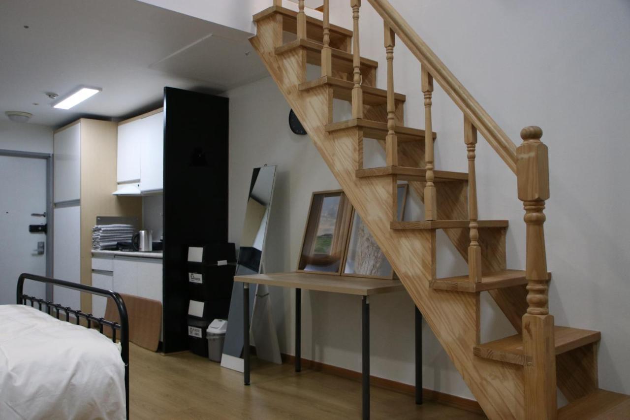Hongdae Residence - 1Min From Hongik Uni Station Exit #1 سيول المظهر الخارجي الصورة